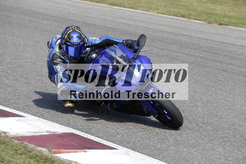 Archiv-2025/49 26.08.2025 Cornu Master School ADR/blau-bleu/0-2